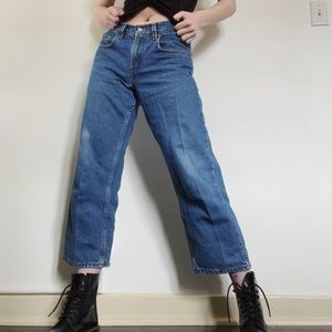 VINTAGE • Levi’s High Waisted Loose Straight Medium Wash Jeans